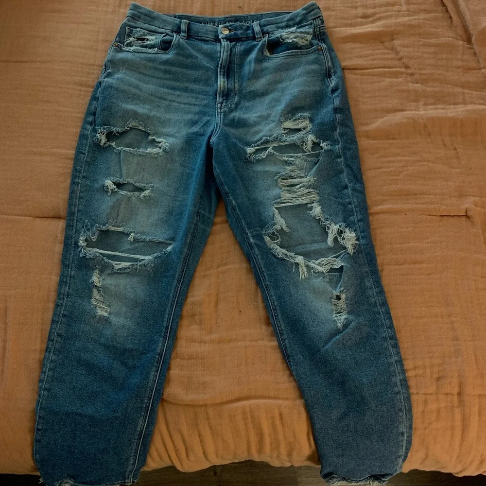 High Rise Ripped American Eagle Jeans - Picture 1 of 2
